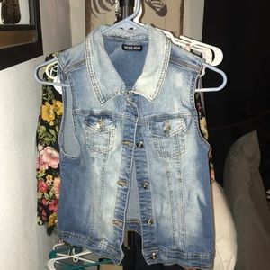 Jean Vest